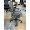 Image 2 : HERMAN MILLER AERON GRAPHITE FULL ADJUSTABLE TASK CHAIR (SIZE B) RETAIL PRICE $2,525 CAN