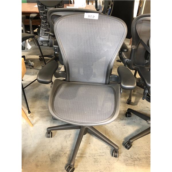 HERMAN MILLER AERON GRAPHITE TASK CHAIR (SIZE B) RETAIL $1723 CAN