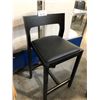 Image 2 : DESIGN WITHIN REACH CASE BLACK COUNTER STOOL