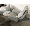 Image 2 : PALLISER GREY FABRIC ELECTRIC RECLINER ARMCHAIR