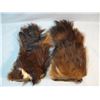 Image 2 : Skunk hide gloves, 14", cloth lined