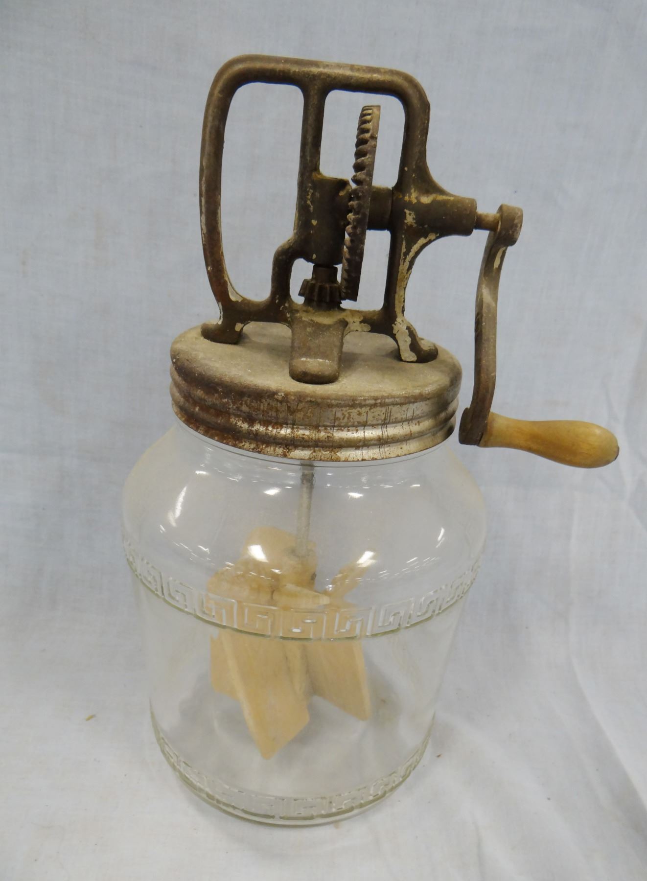 Glass churn, 1 gallon, wooden beaters