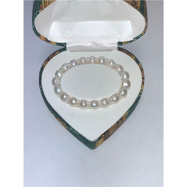 Ladies Freshwater Pearl Flex Fit Bracelet in Gift box