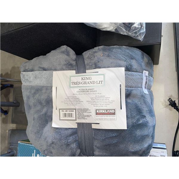 Kirkland King Size Grey Plush Blanket 112" x 92"