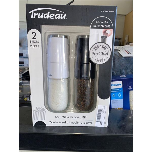 Trudeau 2 pc Set Salt Mill & Pepper Mill