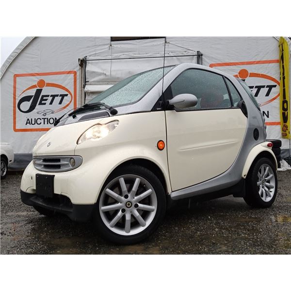 C1 --  2006 SMART FORTWO DIESEL, White, 168721 KM