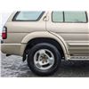 Image 37 : A6 --  1998 INFINITI QX4 4X4 SUV, 254,065 KMS