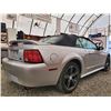 Image 28 : B6 --  2000 FORD MUSTANG CONVERTIBLE, Silver, 220845 KM