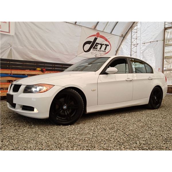 C2 --  2006 BMW 325I , White, 178648 KM