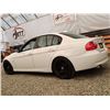 Image 26 : C2 --  2006 BMW 325I , White, 178648 KM