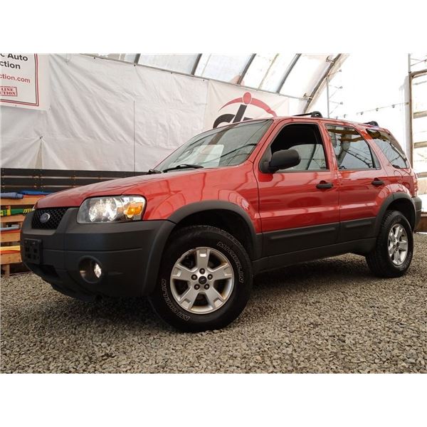 D4 --  2006 FORD ESCAPE XLT, Orange, 218331 KM