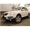 Image 2 : A12 --  2006 VW TOUAREG 4X4, White, 253726 KM