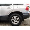 Image 26 : F2 --  2004 HYUNDAI SANTA FE GL, Silver, 181,557 TMU KM