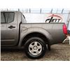 Image 27 : F3 --  2008 NISSAN FRONTIER CREW CAB 4X4, Grey, 195,045 Miles