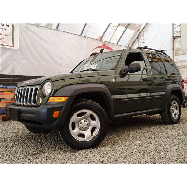 E5 --  2007 JEEP LIBERTY SPORT 4X4, Green, 235824 KM