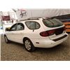 Image 19 : A4 --  2001 FORD TAURUS SE, White, 213213 KM   "NO RESERVE"