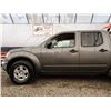 Image 28 : F3 --  2008 NISSAN FRONTIER CREW CAB 4X4, Grey, 195,045 Miles