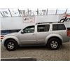 Image 25 : E4 --  2007 NISSAN PATHFINDER LE 4X4, White, 161988 MILES