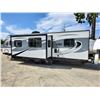 Image 40 : 0A --  2017 ISLAND VIBE EXTREMELTE, WHITE, 36' APX