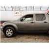 Image 28 : F3 --  2008 NISSAN FRONTIER CREW CAB 4X4, Grey, 195,045 Miles