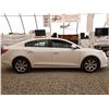 Image 13 : B6 -- 2010 BUICK  LACROSSE CXL AWD , White, 275837 TMU KM