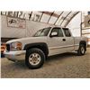 Image 1 : E3 --  2001 GMC SIERRA 1500 EXT CAB 4X4, White, 266254 KM