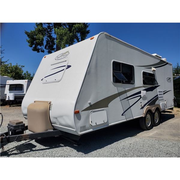 0E -- 2007 TRAIL CRUSISER BY R-VISION, White