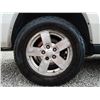 Image 90 : G4 --  2007 JEEP COMMANDER , White, 231504 KM