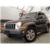 Image 2 : E4 --  2005 JEEP LIBERTY SPORT 4X4 , Grey, 257422 KM
