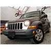 Image 3 : E4 --  2005 JEEP LIBERTY SPORT 4X4 , Grey, 257422 KM