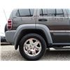 Image 44 : E4 --  2005 JEEP LIBERTY SPORT 4X4 , Grey, 257422 KM