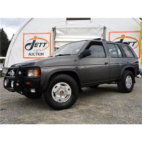 0C --  1991 NISSAN PATHFINDER 4X4, Silver, 201511 KM "NO RESERVE"