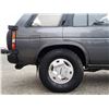 Image 51 : 0C --  1991 NISSAN PATHFINDER 4X4, Silver, 201511 KM "NO RESERVE"