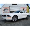 Image 1 : 0B --  2005 FORD MUSTANG , White, 35993 KM "NO RESERVE"