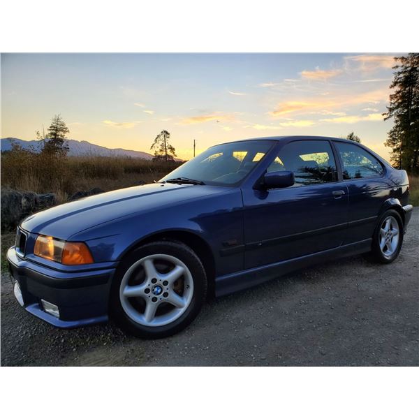 0V --  1996 BMW 318 TI , Blue, 154350 KM's