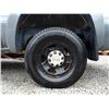Image 25 : A1 --  2001 CHEVROLET SUBURBAN 2500 4X4, White, 249202 KM  "NO RESERVE"