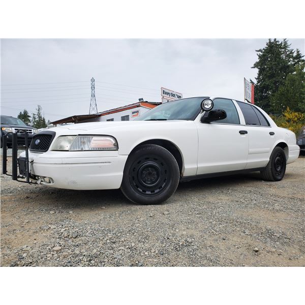 0F --  2005 FORD CROWN VICTORIA INTERCEPTOR X-POLICE, White, 257424 KM  "NO RESERVE"