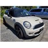 Image 10 : A2 --  2009 MINI COOPER S, White, 153452 KM  "NO RESERVE"