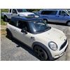 Image 13 : A2 --  2009 MINI COOPER S, White, 153452 KM  "NO RESERVE"