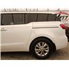 Image 36 : E1 --  2015 KIA SEDONA LX, White, 158627 KM
