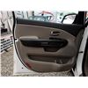 Image 94 : E1 --  2015 KIA SEDONA LX, White, 158627 KM