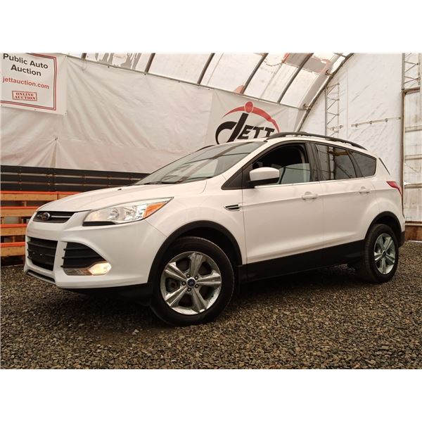 E4 --  2013 FORD ESCAPE SE AWD, White, 177578 KM