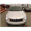 Image 8 : E3 --  2011 JEEP GRAND CHEROKEE OVERLAND 4X4, Silver, 252562 KM