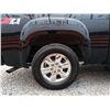 Image 52 : F6 --  2010 GMC SIERRA 1500 SLE Z71 4X4 CREW CAB, Black, 258795 KM