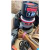 Image 2 : CRAFTSMAN ROUTER, BLACK AND DECKER DRILL AND MAKITA HOLSTER CASE