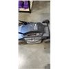 Image 2 : BLACK AND DECKER ELECTRIC MOWER WORKING