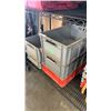 Image 2 : 5 STACKABLE STORAGE BINS
