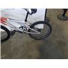 Image 2 : RED AND SILVER DIAMONDBACK BIKE