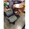Image 1 : 2 ROUND END TABLES AND GAS LIFT OFFICE CHAIR