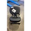 Image 2 : BLACK KNEEL CHAIR